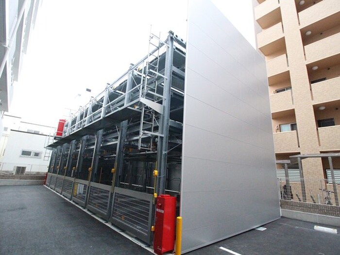 物件外観写真5　(駐車場)