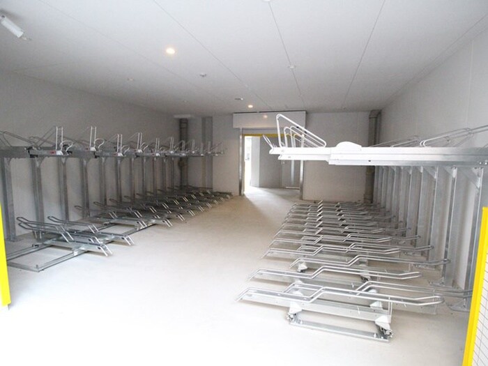 物件外観写真6　(駐輪場)