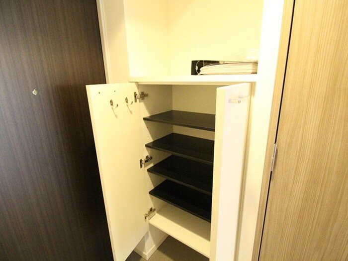 物件内観写真15　(靴箱)