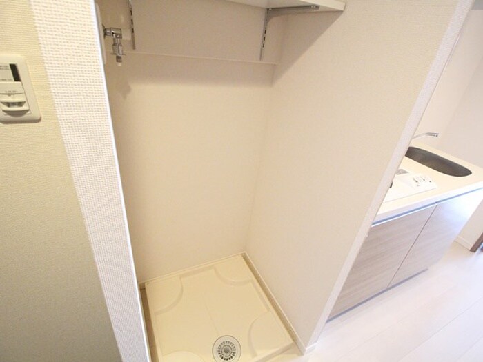 物件内観写真15　(洗濯機置場)