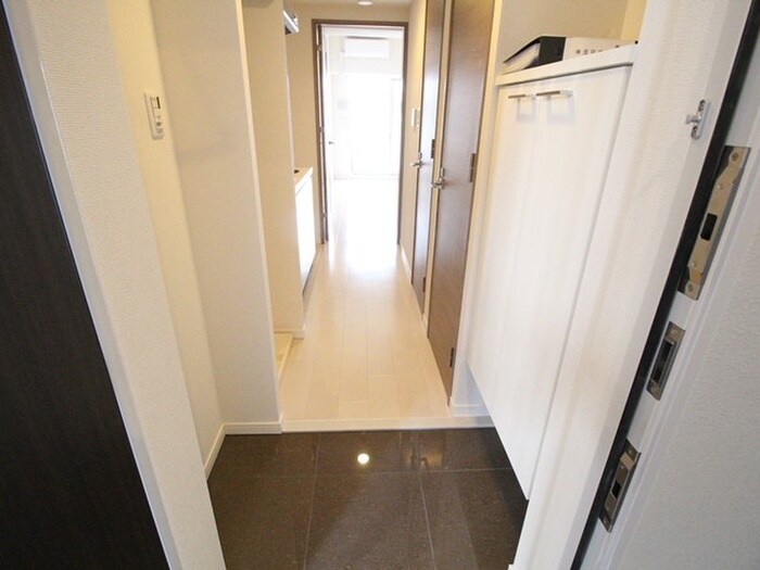 物件内観写真16　(玄関)