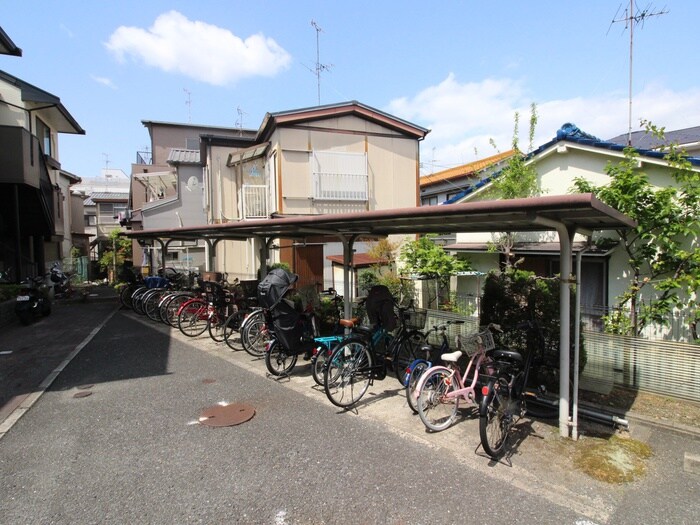 物件外観写真4　(駐輪場)