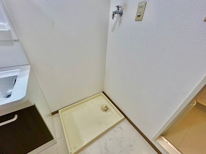 物件内観写真14　(洗濯機置場)