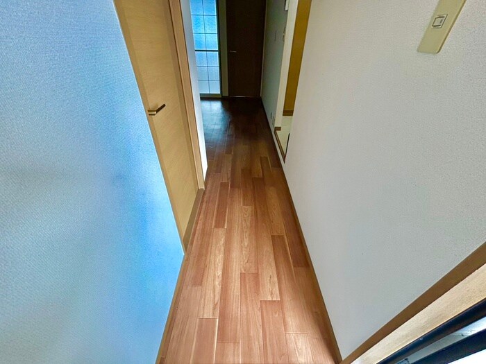 物件内観写真17　(廊下)