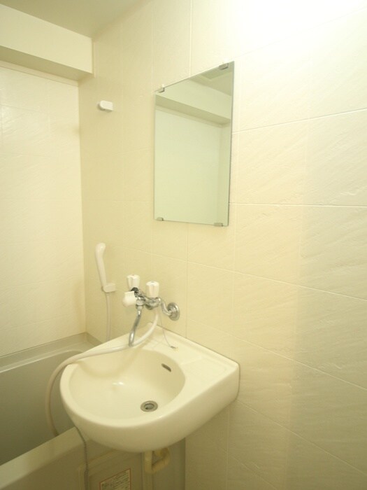 物件内観写真11　(洗濯機置場)