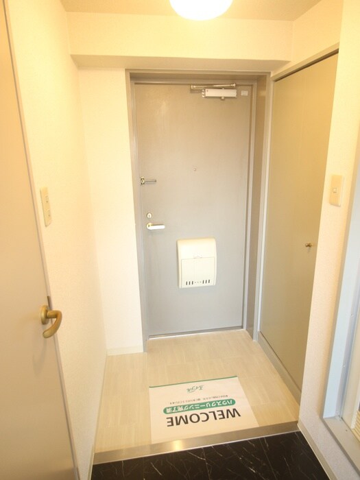 物件内観写真15　(玄関)