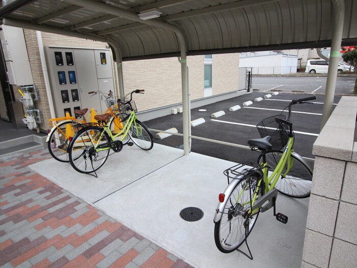 物件外観写真5　(駐輪場)