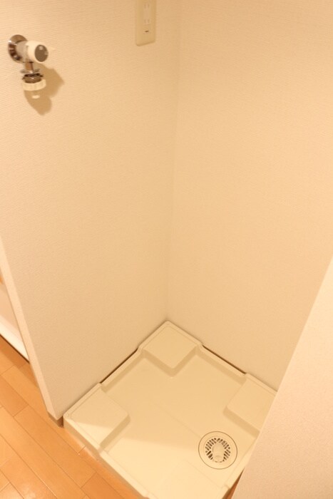 物件内観写真13　(洗濯機置場)