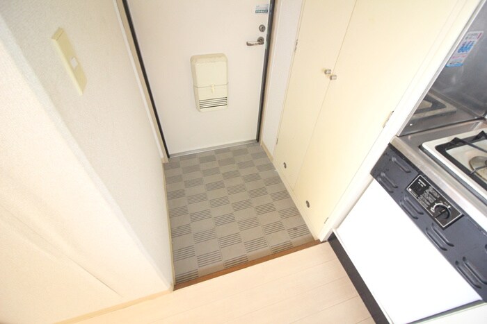 物件内観写真13　(玄関)