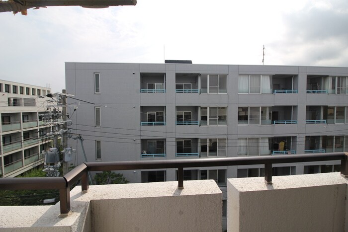 物件内観写真16　(室内からの展望)