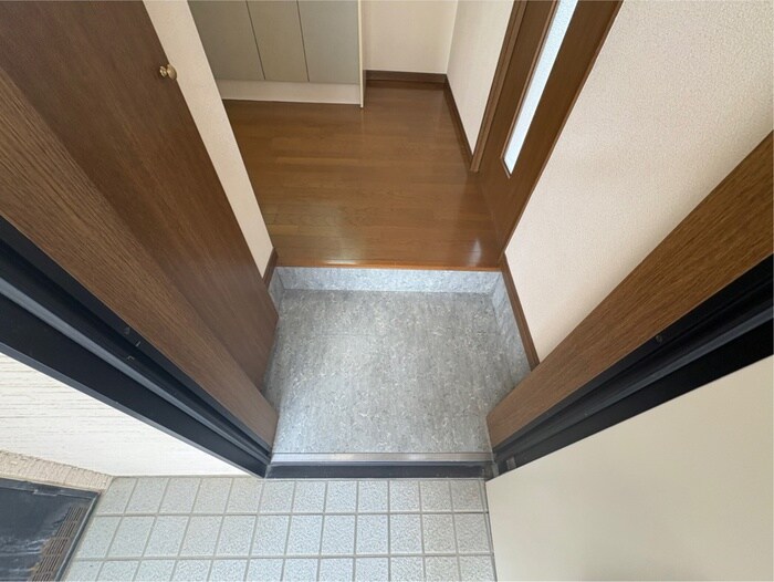 物件内観写真15　(玄関)