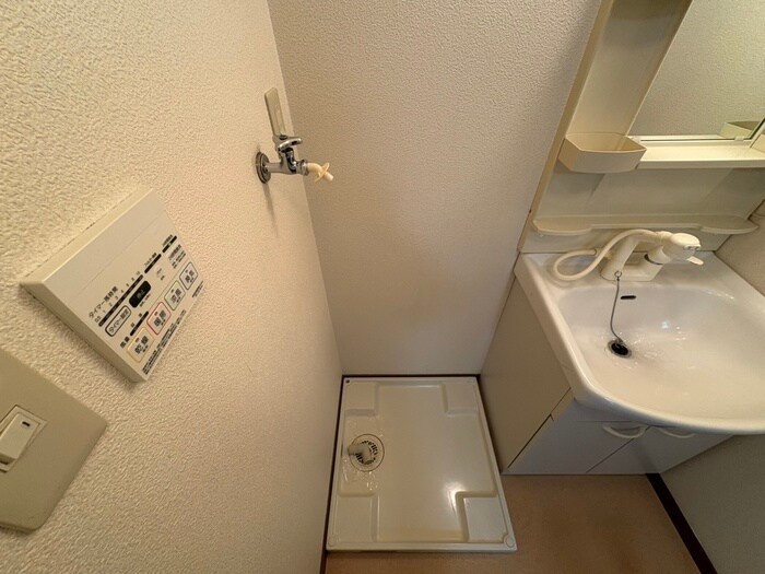 物件内観写真19　(洗濯機置場)