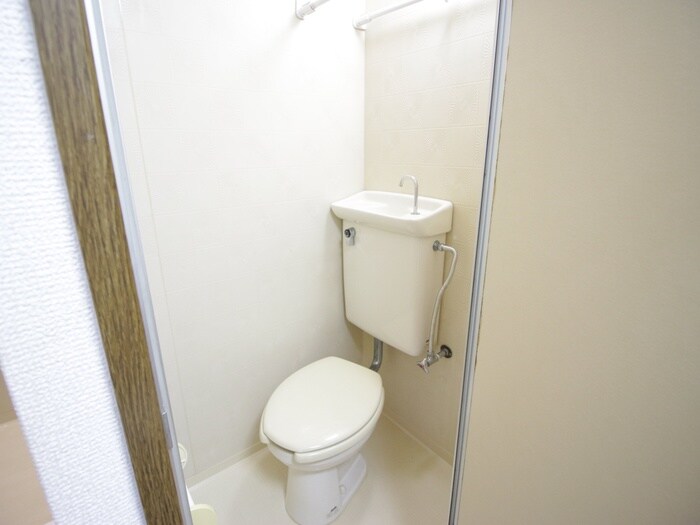 物件内観写真9　(トイレ)