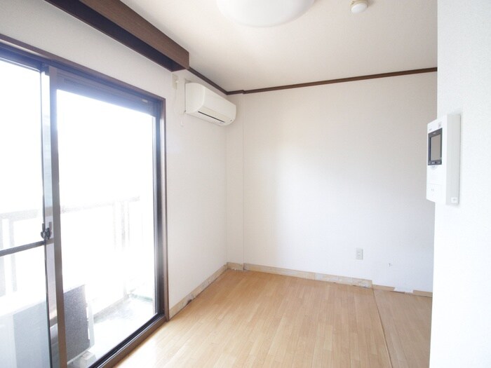 物件内観写真10　(居室)