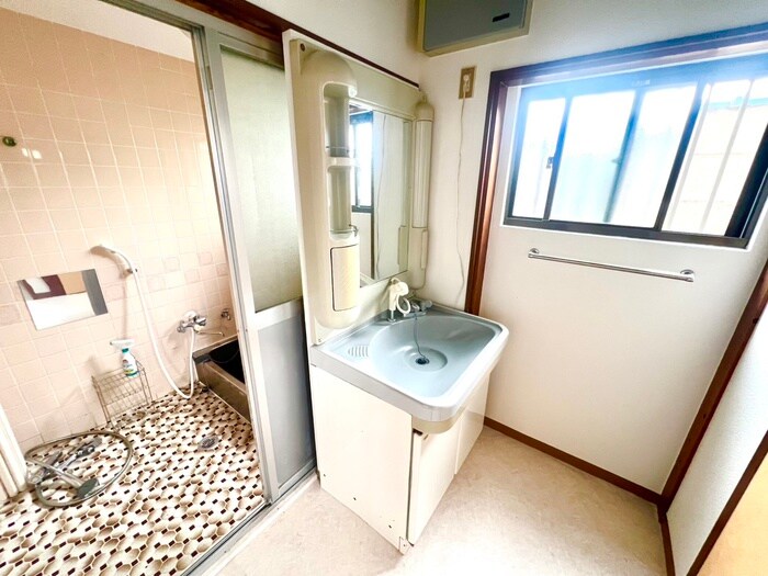 物件内観写真12　(洗面)