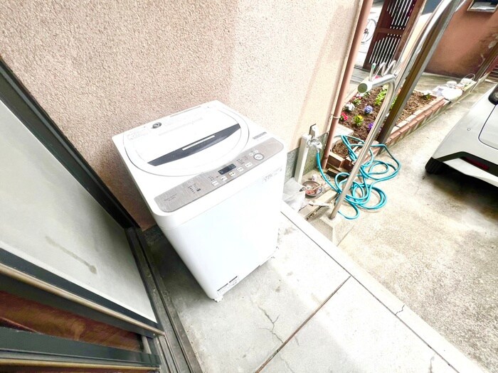 物件内観写真13　(洗濯機置場)