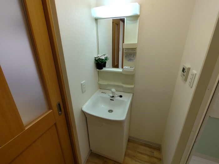 物件内観写真9　(洗面)