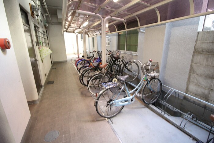 物件外観写真3　(駐輪場)