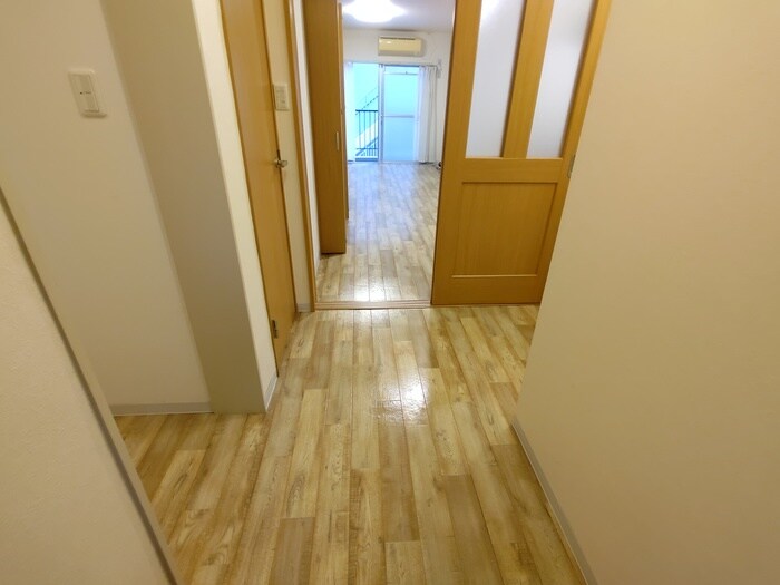 物件内観写真19　(廊下)