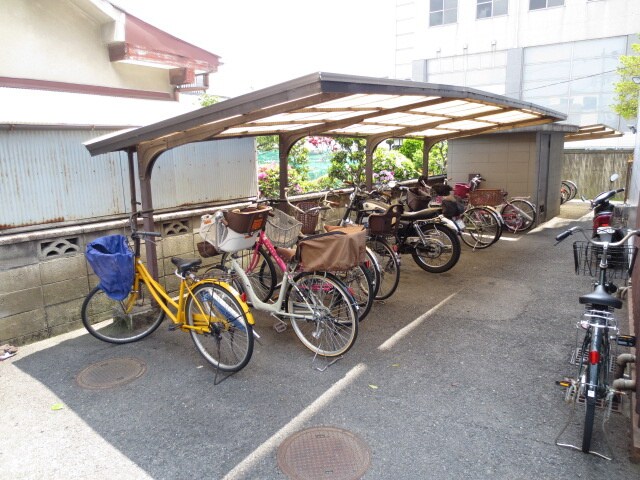 物件外観写真3　(駐輪場)