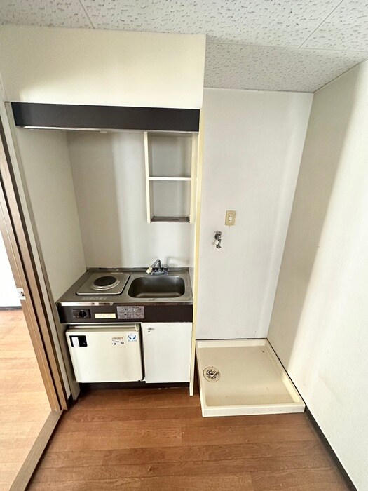 物件内観写真8　(洗濯機置場)