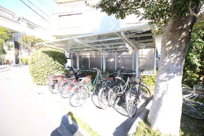 物件外観写真3　(駐輪場)