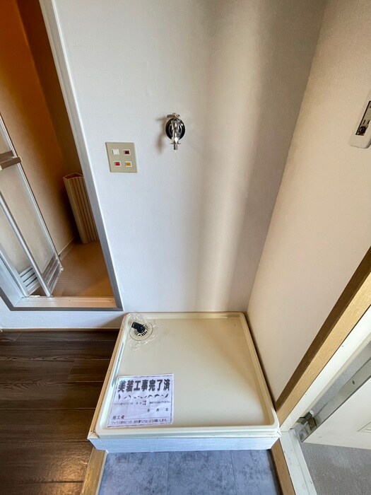 物件内観写真18　(洗濯機置場)