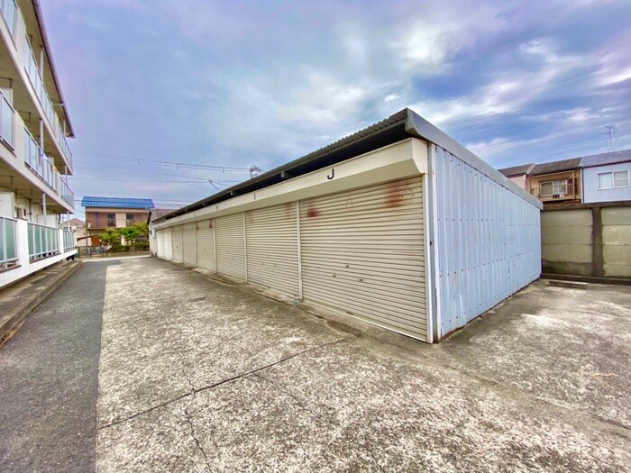 物件外観写真4　(駐車場)