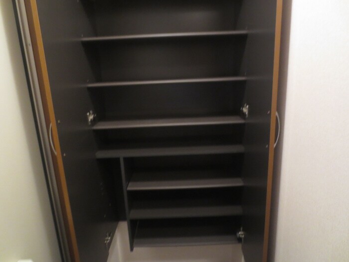 物件内観写真8　(靴箱)