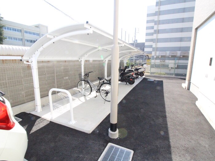 物件外観写真5　(駐輪場)