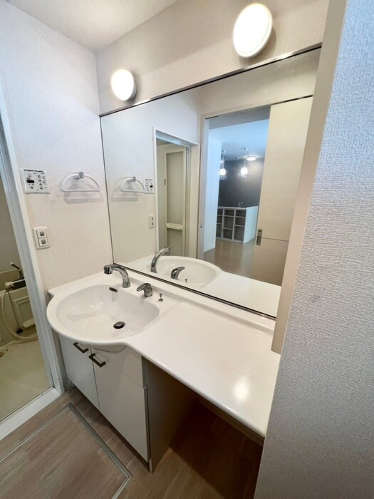 物件内観写真13　(洗面)