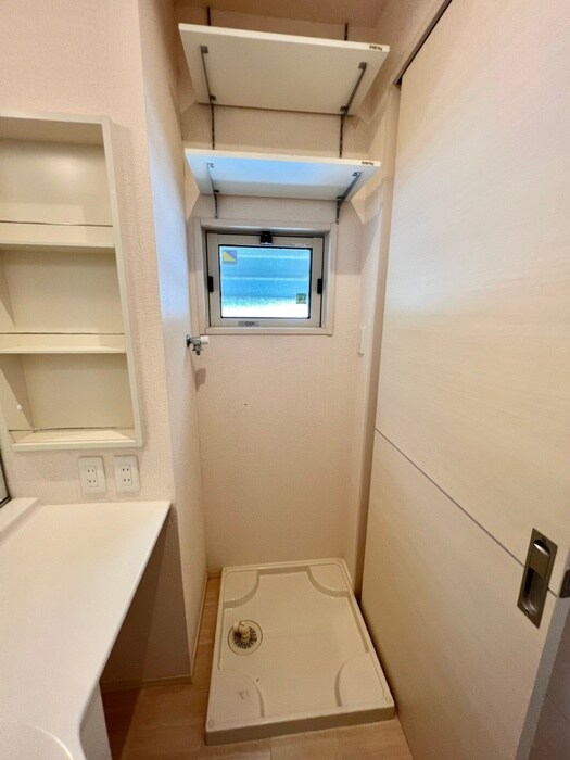 物件内観写真15　(洗濯機置場)