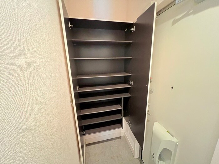 物件内観写真18　(靴箱)