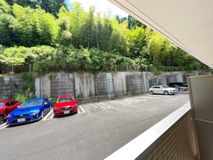 物件内観写真22　(室内からの展望)