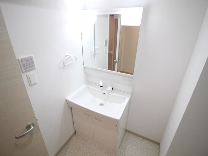 物件内観写真11　(洗面)