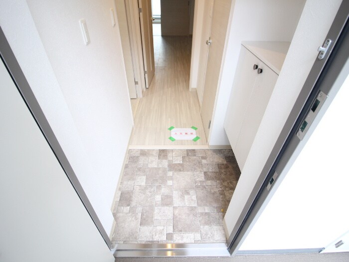 物件内観写真16　(玄関)