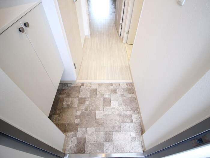 物件内観写真17　(玄関)