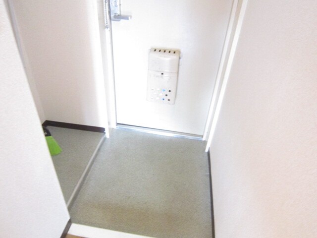 物件内観写真10　(玄関)