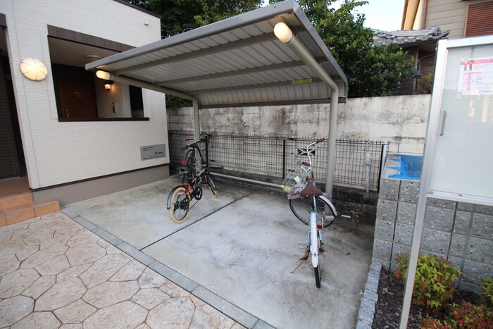 物件外観写真6　(駐輪場)