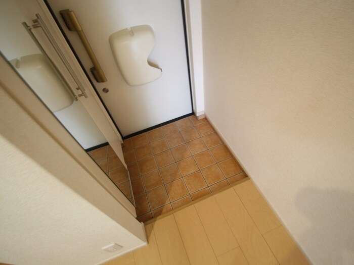 物件内観写真17　(玄関)