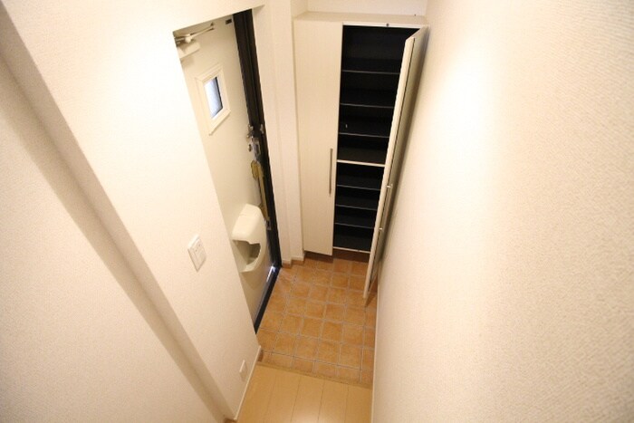 物件内観写真17　(玄関)