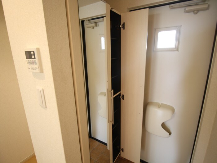 物件内観写真18　(靴箱)