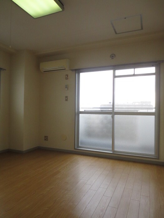 物件内観写真8　(居室)