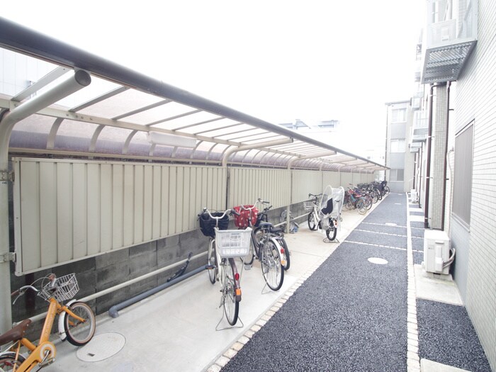 物件外観写真2　(駐輪場)