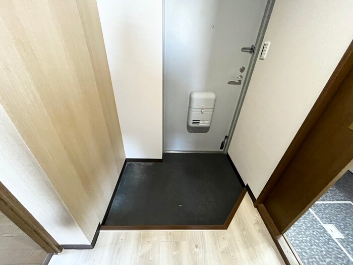 物件内観写真15　(玄関)