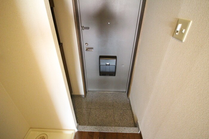 物件内観写真15　(玄関)