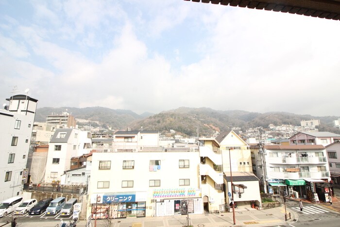 物件内観写真17　(室内からの展望)