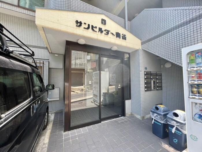 物件外観写真2　(エントランス部分)