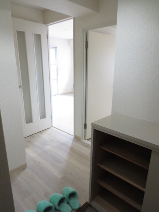 物件内観写真14　(玄関)