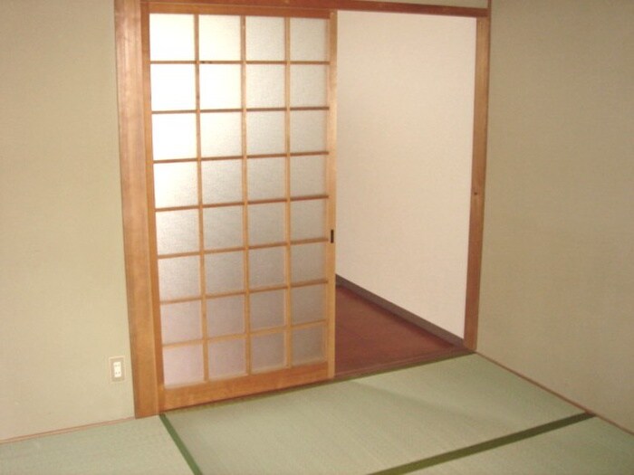 物件内観写真10　(居室)